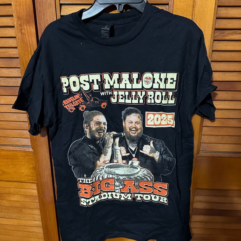 Gildan Black Graphic Men's T-Shirt